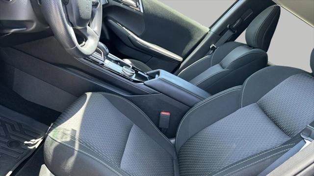 2025 Mitsubishi Outlander ES
