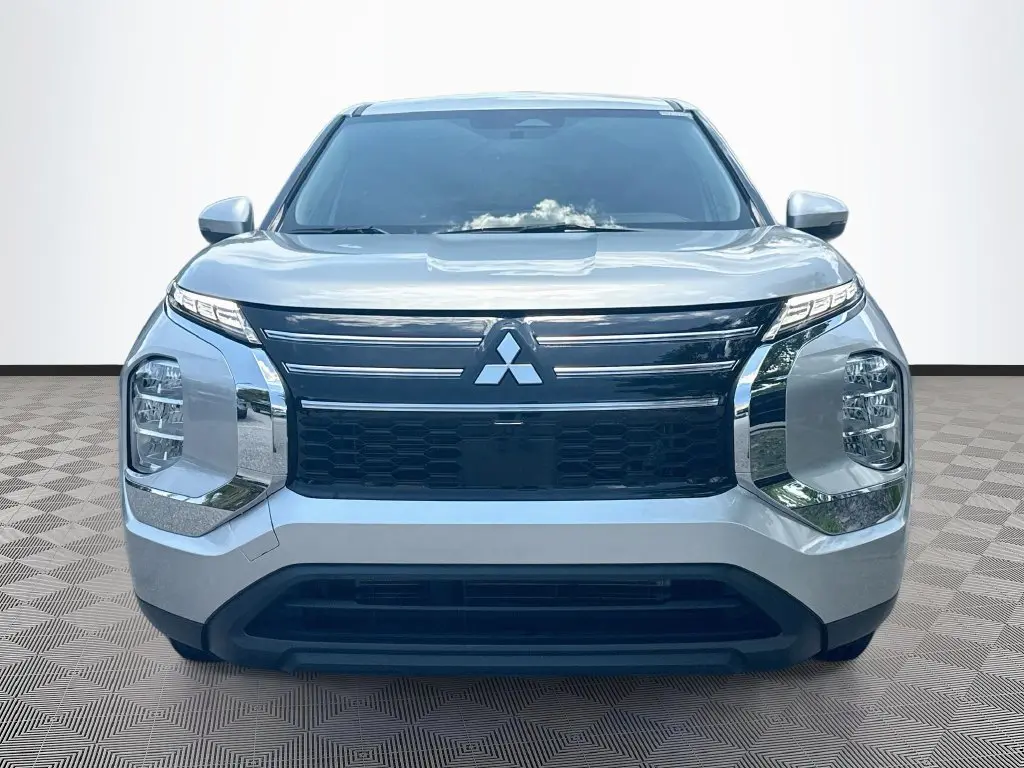 2025 Mitsubishi Outlander - $25,952