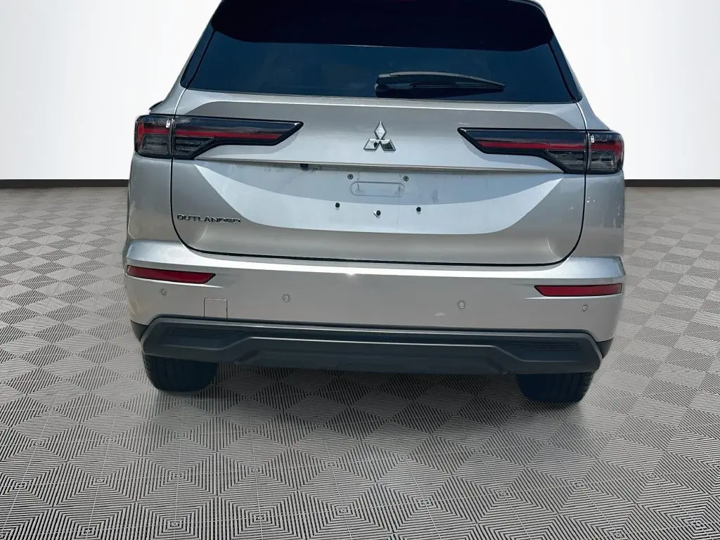 2025 Mitsubishi Outlander - $25,952