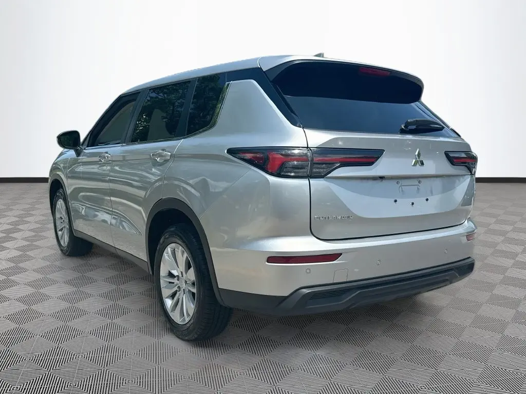 2025 Mitsubishi Outlander - $25,952