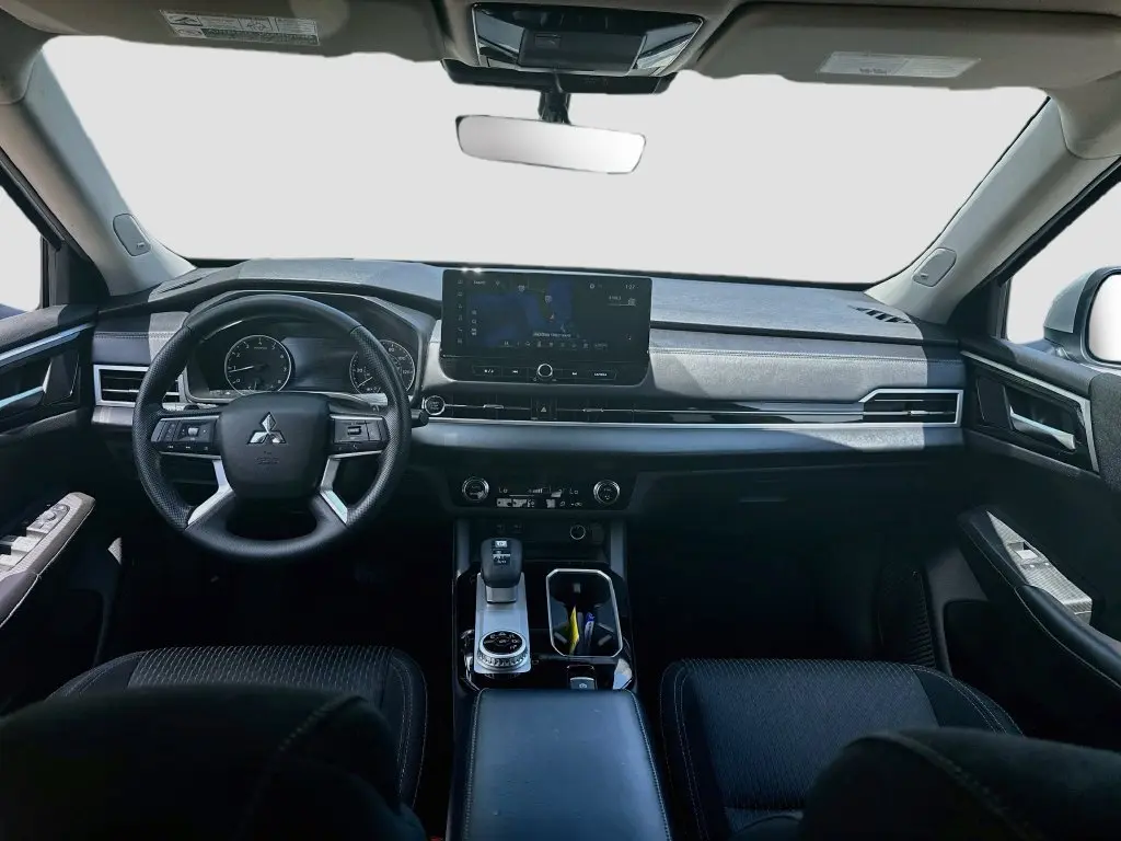 2025 Mitsubishi Outlander - $25,952