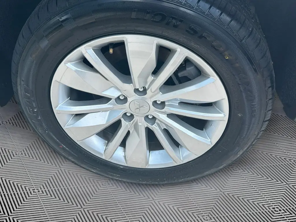 2025 Mitsubishi Outlander - $25,952