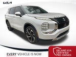 2022 Outlander Thumbnail 1