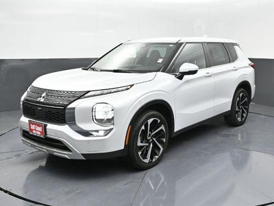 Photo of a 2023 Mitsubishi Outlander SE 4DR SUV for sale