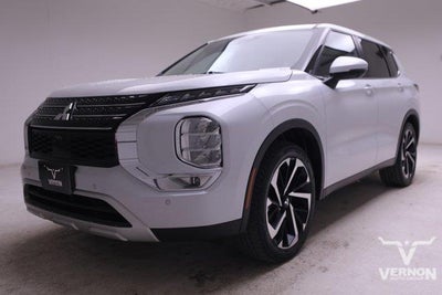 Photo of a 2024 Mitsubishi Outlander SE 4DR SUV for sale