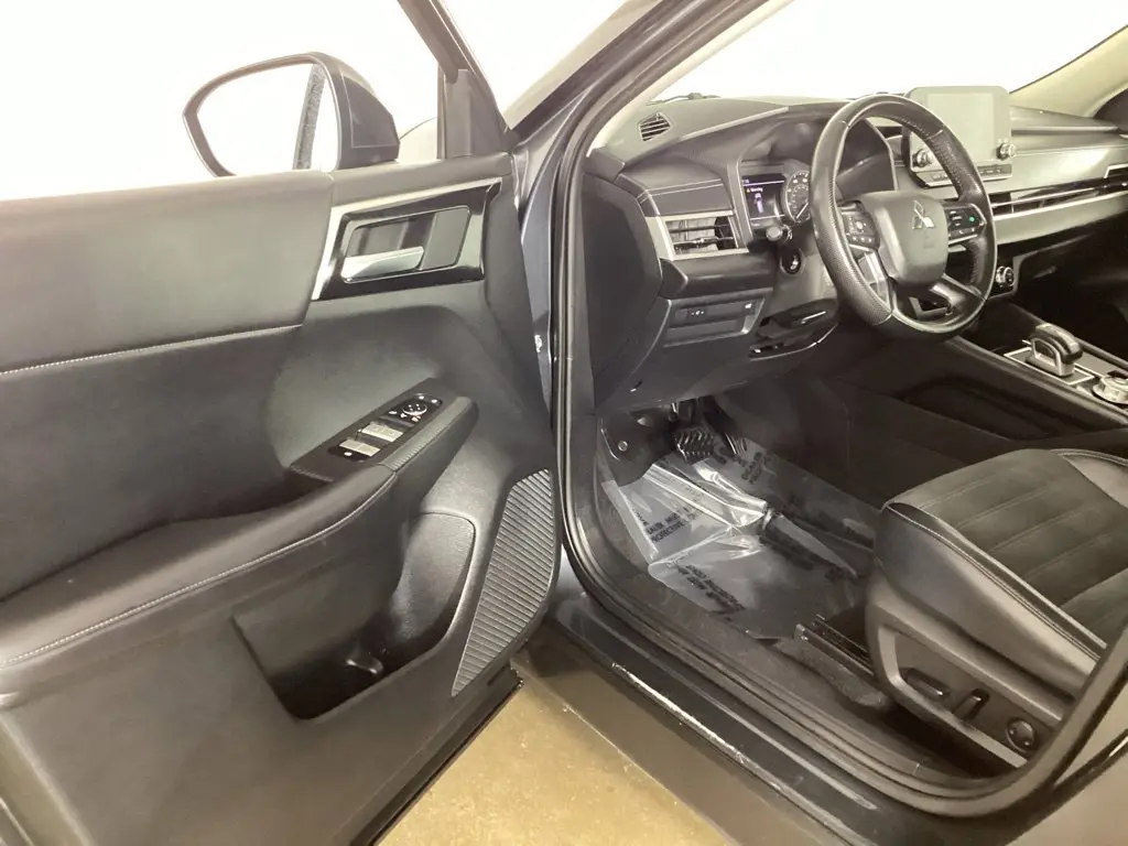 2024 Mitsubishi Outlander - $22,977