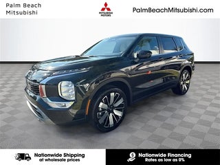 2025 Mitsubishi Outlander with Black Diamond Exterior