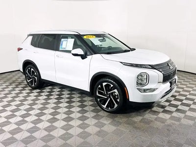 Photo of a 2024 Mitsubishi Outlander SE 4DR SUV for sale