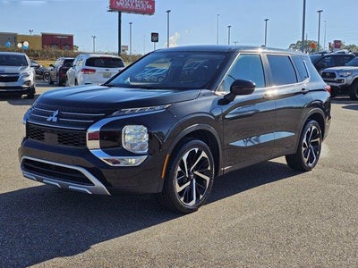 Photo of a 2024 Mitsubishi Outlander SE 4DR SUV for sale