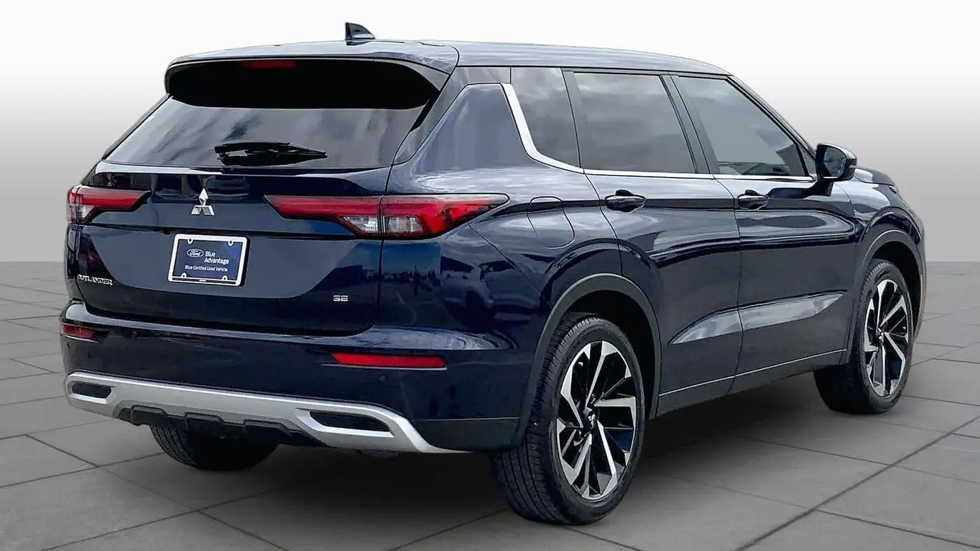 2024 Mitsubishi Outlander SE
