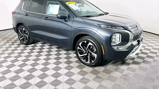 Preowned 2024 Mitsubishi Outlander SE for Sale