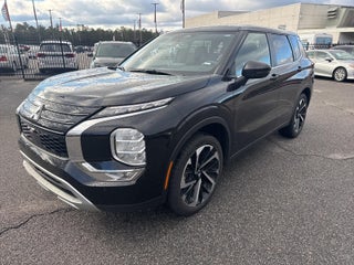 2024 Mitsubishi Outlander with Unknown Exterior
