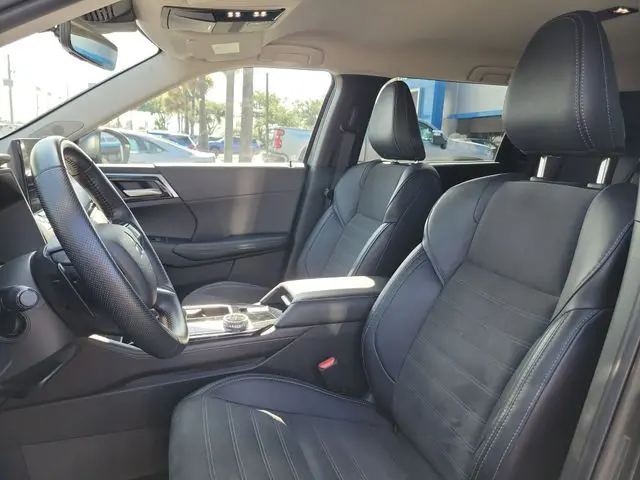 2025 Mitsubishi Outlander - $25,652