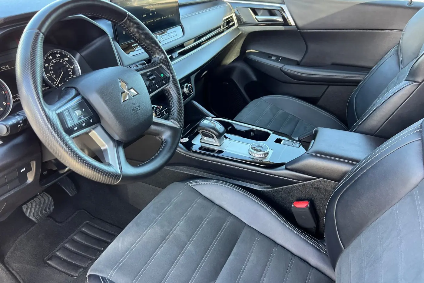 2025 Mitsubishi Outlander - $23,500