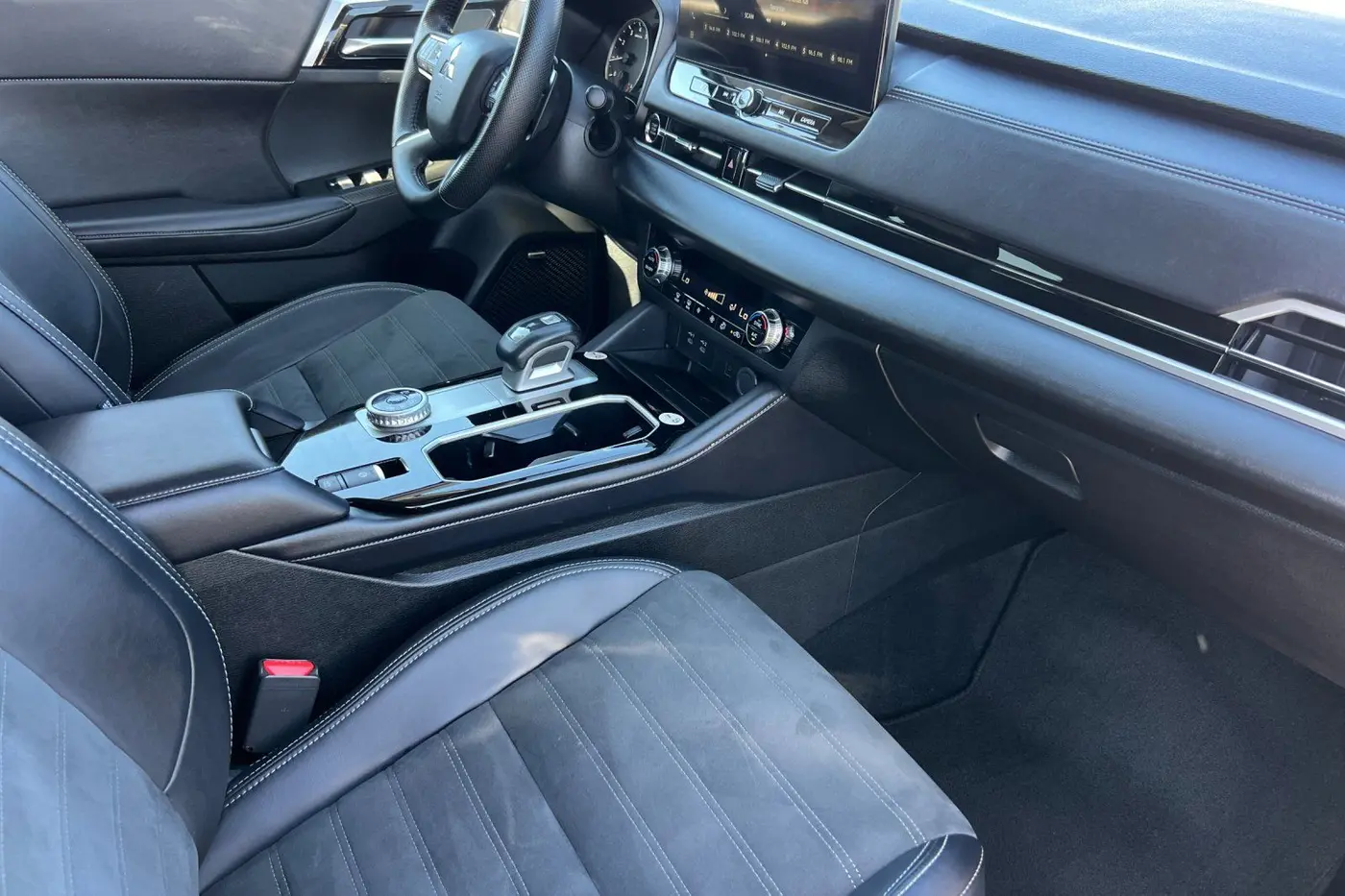 2025 Mitsubishi Outlander - $23,500