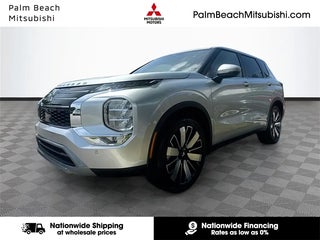 2025 Mitsubishi Outlander with Alloy Silver Metallic Exterior