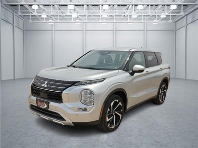 Photo of a 2024 Mitsubishi Outlander SE 4DR SUV for sale