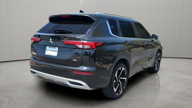 2023 Mitsubishi Outlander SE