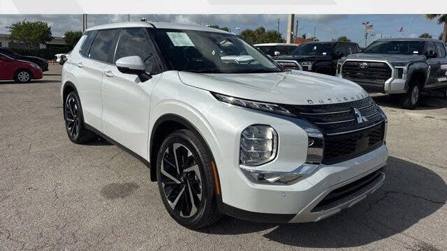 Preowned 2024 Mitsubishi Outlander SE for Sale
