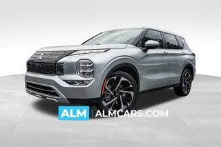 2024 Mitsubishi Outlander with Alloy Silver Metallic Exterior