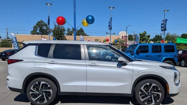 2024 Mitsubishi Outlander SE