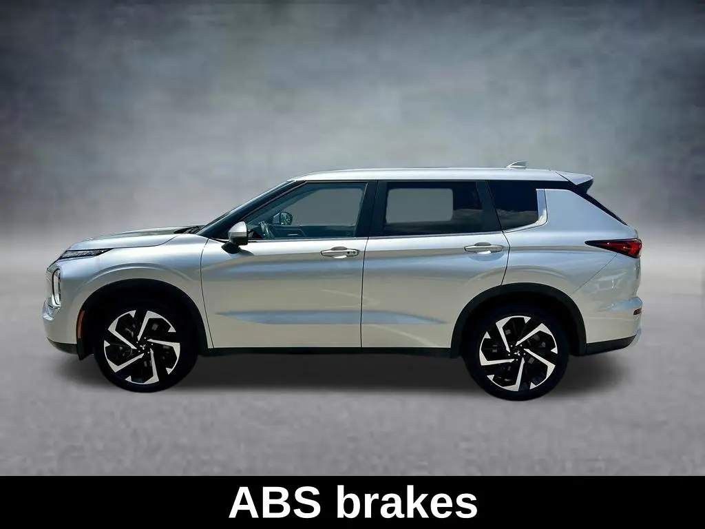 2024 Mitsubishi Outlander - $19,901
