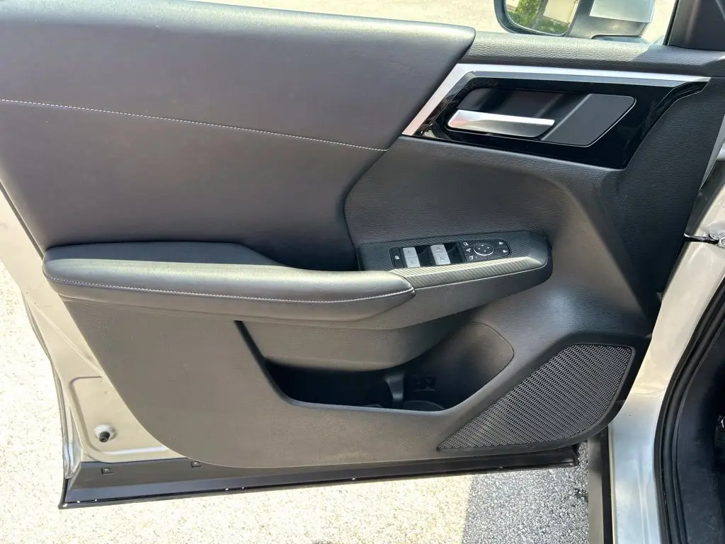 2024 Mitsubishi Outlander - $19,901