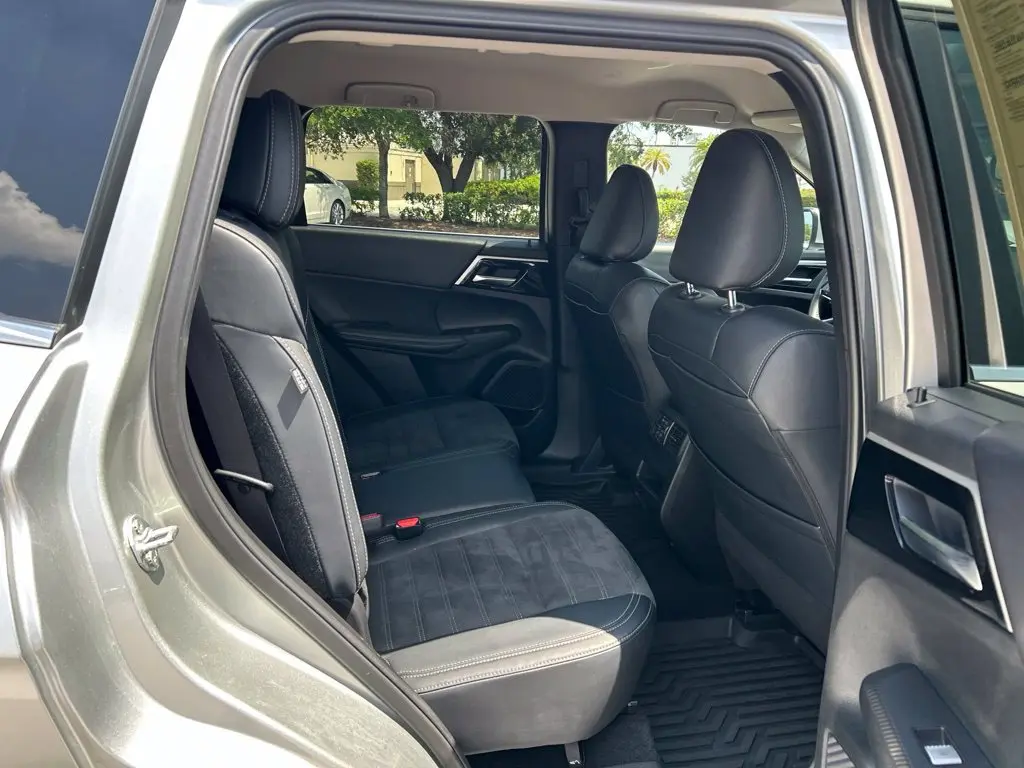 2024 Mitsubishi Outlander - $19,901