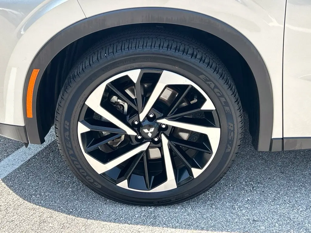 2024 Mitsubishi Outlander - $19,901