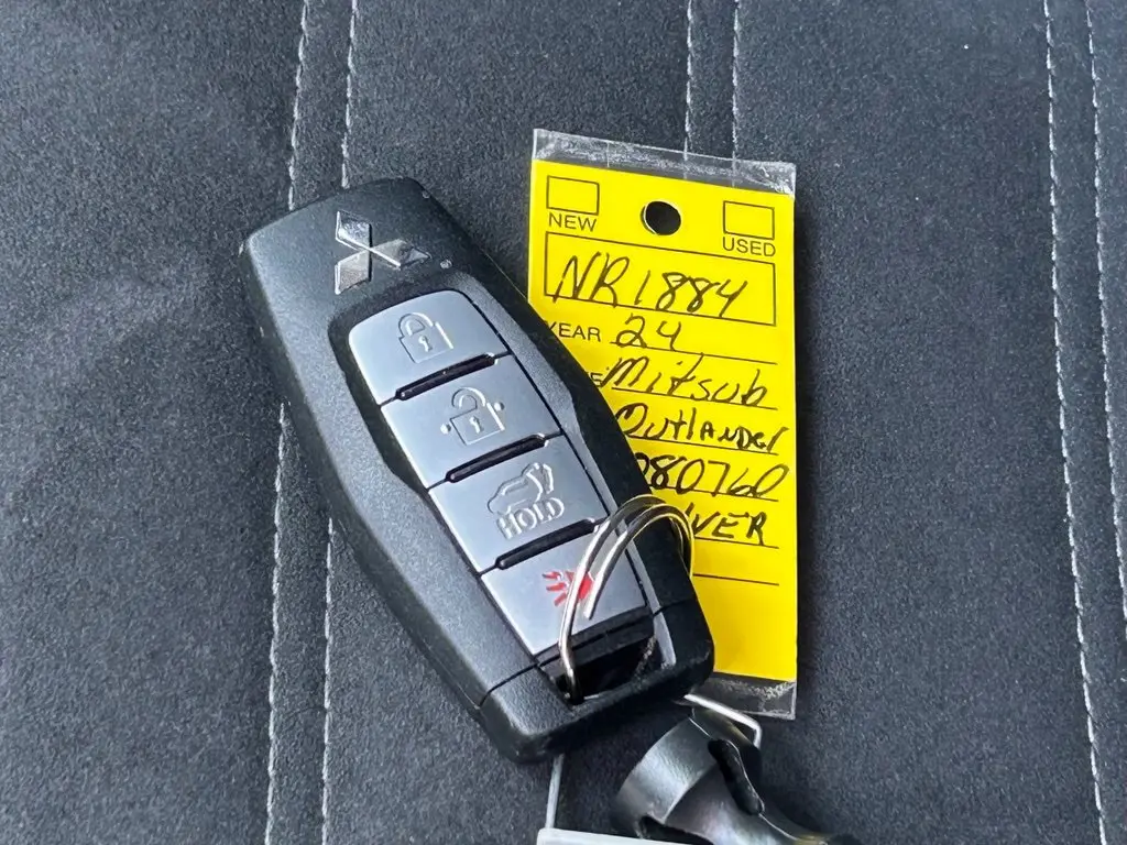2024 Mitsubishi Outlander - $19,901