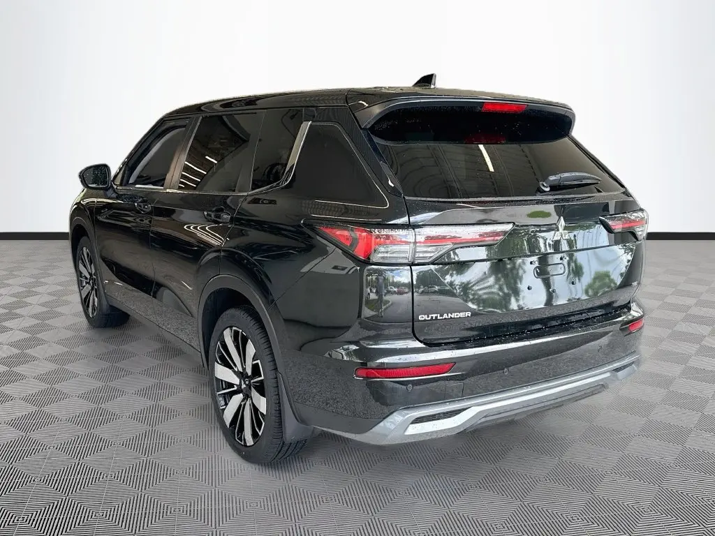 2025 Mitsubishi Outlander - $26,507