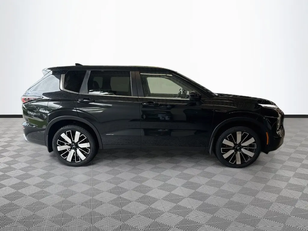 2025 Mitsubishi Outlander - $26,507