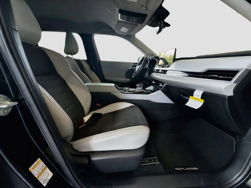 2025 Mitsubishi Outlander - $26,507