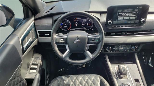 2023 Mitsubishi Outlander SE