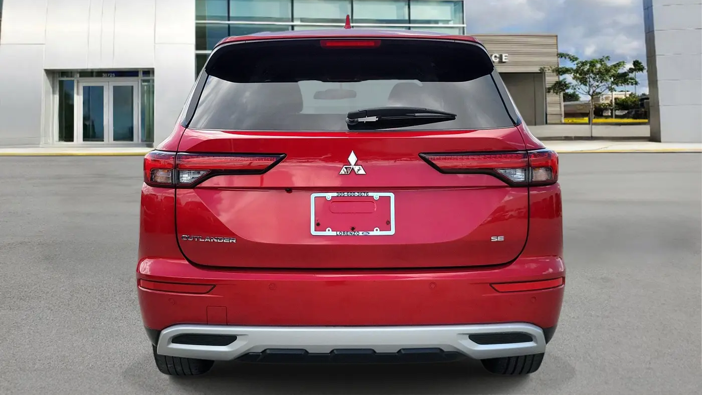 2024 Mitsubishi Outlander SE