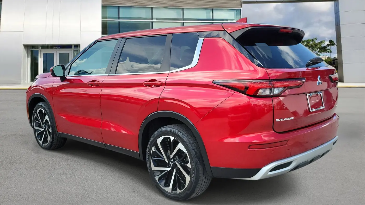2024 Mitsubishi Outlander SE