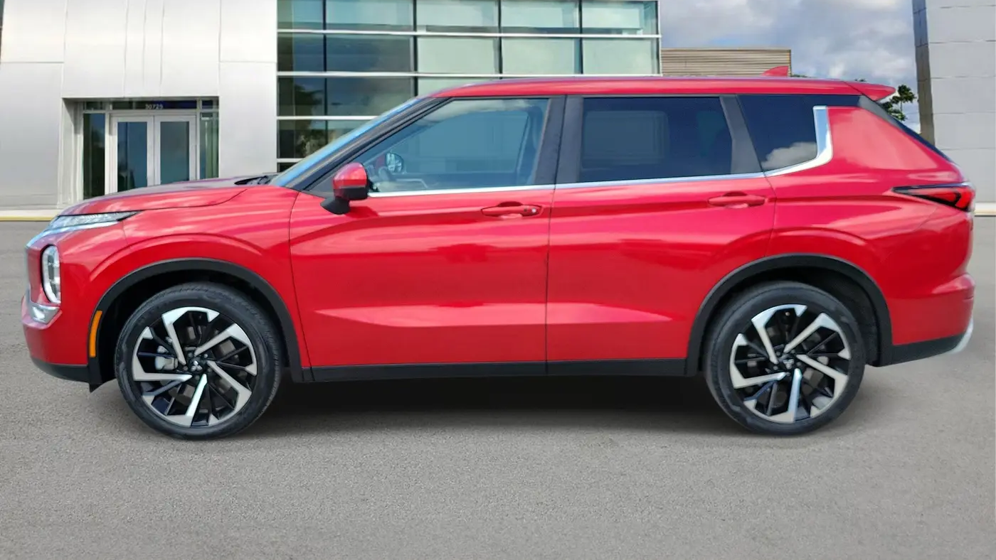2024 Mitsubishi Outlander SE