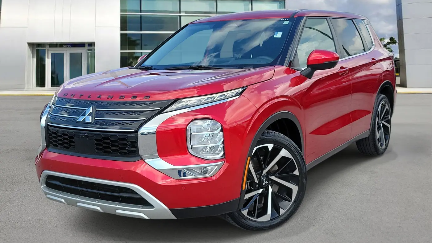 Preowned 2024 Mitsubishi Outlander SE for Sale