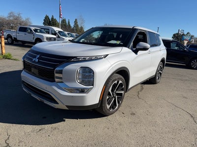 Photo of a 2024 Mitsubishi Outlander SE 4DR SUV for sale