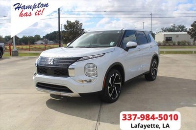 Photo of a 2024 Mitsubishi Outlander SE 4DR SUV for sale