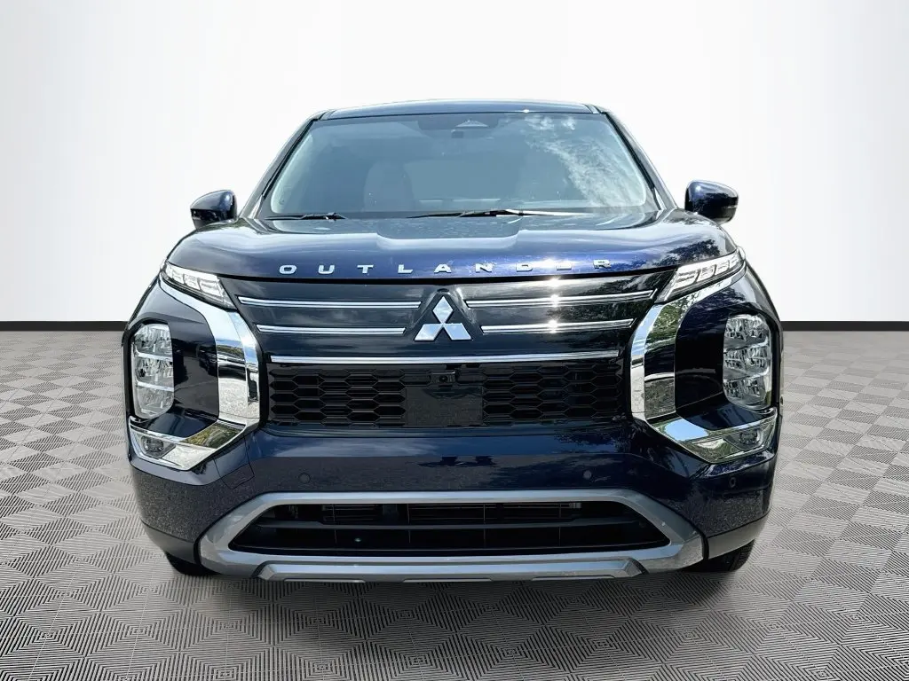 2025 Mitsubishi Outlander - $26,655