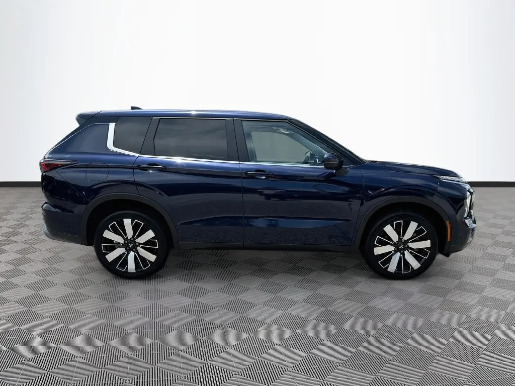 2025 Mitsubishi Outlander - $26,655