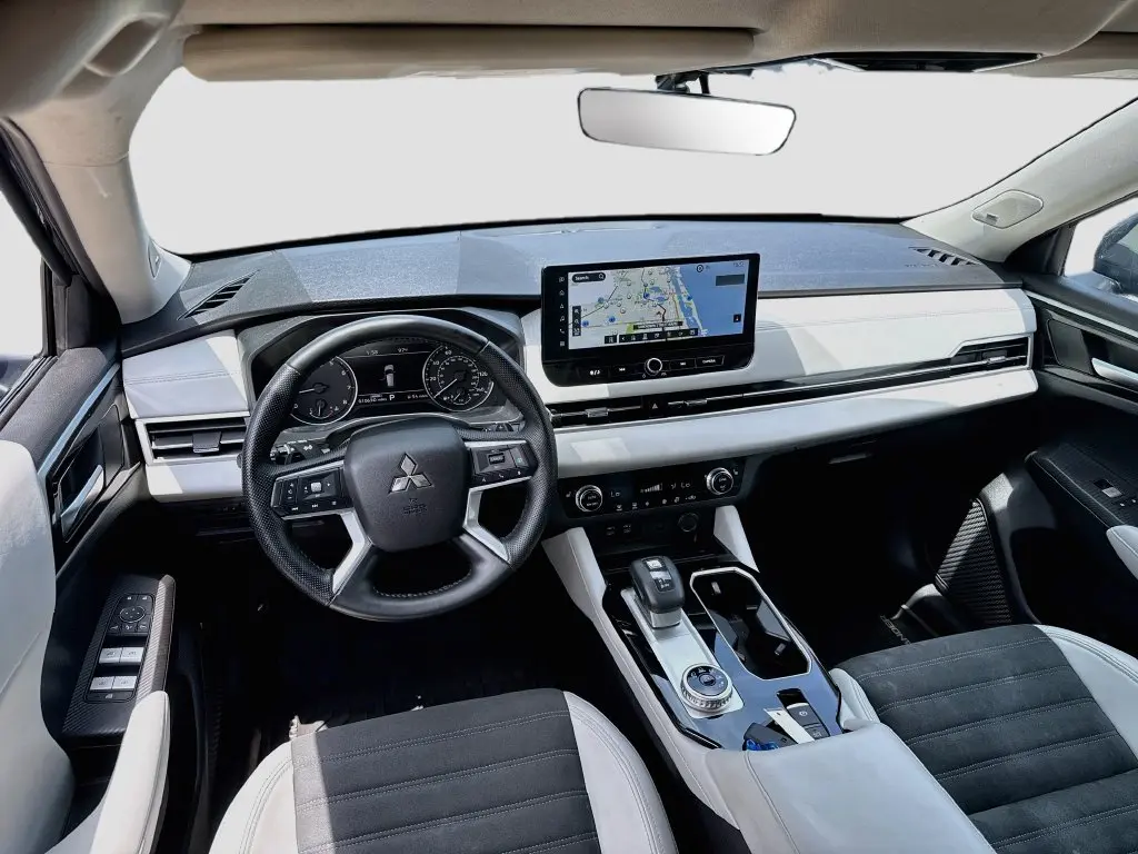2025 Mitsubishi Outlander - $26,655