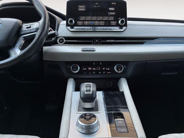 2022 Mitsubishi Outlander - $20,202