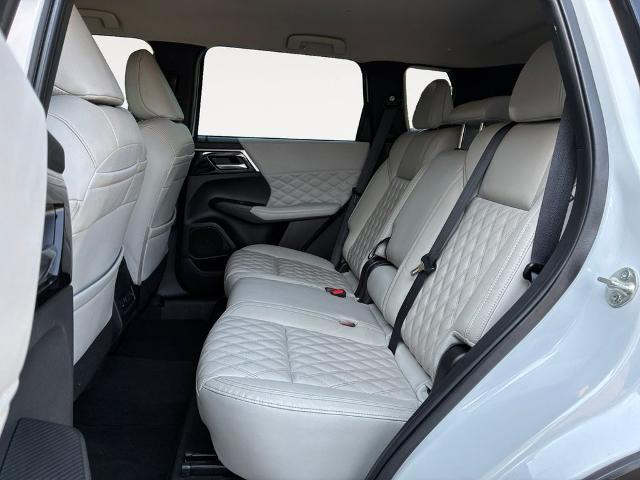 2022 Mitsubishi Outlander - $20,202