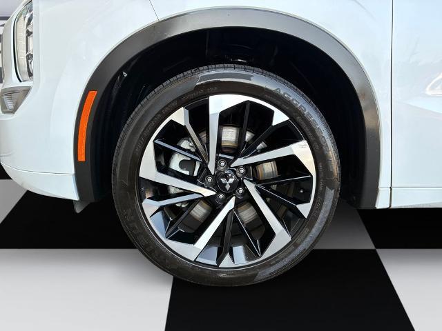 2022 Mitsubishi Outlander - $20,202