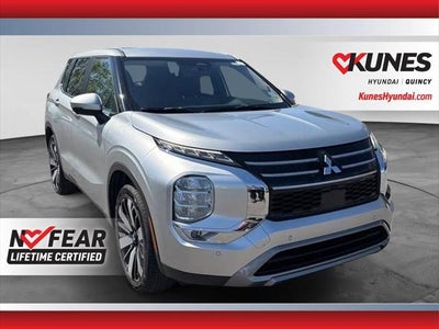 Photo of a 2025 Mitsubishi Outlander SE 4DR SUV for sale