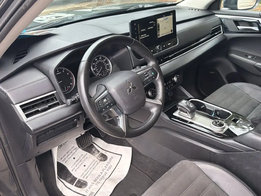 2025 Mitsubishi Outlander - $22,200