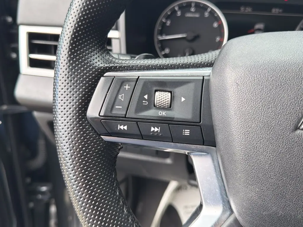 2025 Mitsubishi Outlander - $22,200