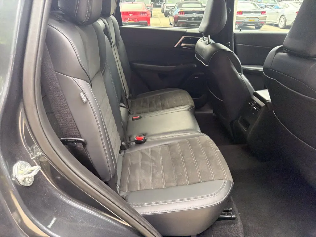 2025 Mitsubishi Outlander - $22,200